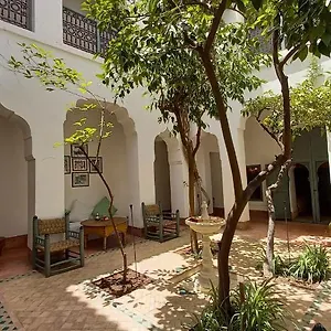 احجز هنا